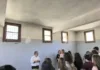 Δήμος Χαϊδαρίου – Ξενάγηση Γερμανών μαθητών και μαθητών του 6ου Γυμνασίου Χαϊδαρίου στο Μπλοκ 15, από τον Δήμαρχο Χαϊδαρίου