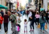 Οι μισθοί ανεβαίνουν – H αγοραστική δύναμη μένει στάσιμη