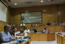 “Δύο μέτρα και δύο σταθμά χρησιμοποιεί η Λαϊκή Συσπείρωση”