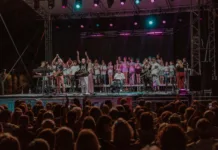 Ο Πασχάλης παρέσυρε το κοινό σε ένα ξέφρενο μουσικό πάρτι