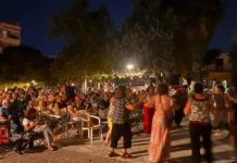 Άναψε το κέφι στην Πέτρινη Πλατεία της Μεταμόρφωσης