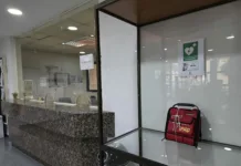 Εγκατάσταση αυτόματου απινιδωτή στο Δημαρχείο Νίκαιας για την προστασία της δημόσιας υγείας