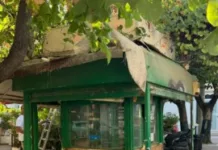 Αποξήλωση εγκαταλελειμμένων περιπτέρων στη Δάφνη Αποξήλωση περιπτέρου στη Δάφνη