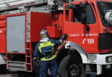 Μαζική κινητοποίηση της Πυροσβεστικής για φωτιά στον Ασπρόπυργο Φωτιά στον Ασπρόπυργο με πυροσβεστικά οχήματα