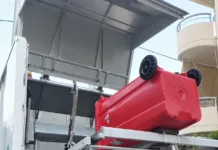 Δήμος Βύρωνα: Συνεχίζεται το πλύσιμο των κάδων απορριμμάτων