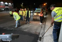 Έργα ασφαλτόστρωσης στη Λ. Φυλής, στο ύψος των Αγίων Αναργύρων