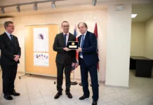 Θερμή ανταπόκριση στα εγκαίνια της έκθεσης «Λόρδος Βύρων» στον Καρέα Εγκαίνια έκθεσης Λόρδος Βύρων στο Σταθοπούλειο Πολιτιστικό Κέντρο